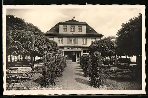 AK Langenbernsdorf, Am Hotel Waldkurheim mit Gartenpartie