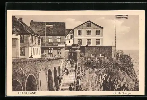 AK Helgoland, Grosse Treppe mit Flagge