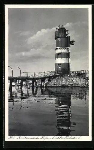 AK Kiel, Leuchtturm an der Hafeneinfahrt bei Friedrichsort