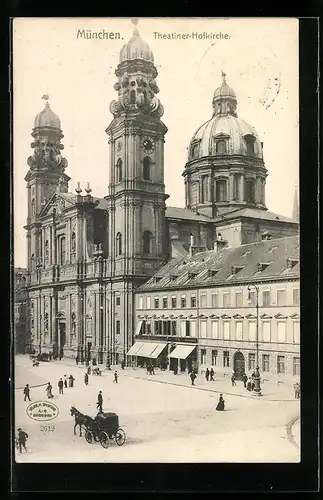 AK München, die Theatiner-Hofkirche