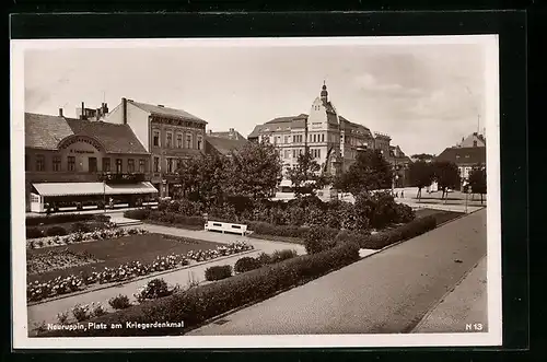 AK Neuruppin, Platz am Kriegerdenkmal