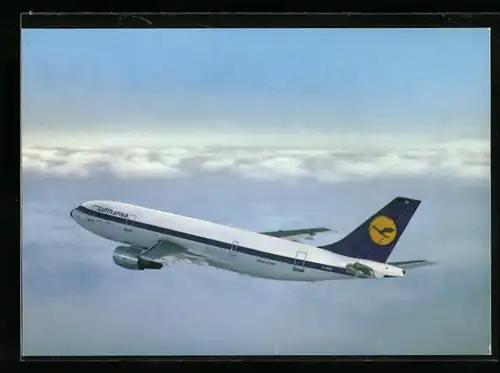AK Flugzeug Airbus A 300 der Lufthansa über den Wolken