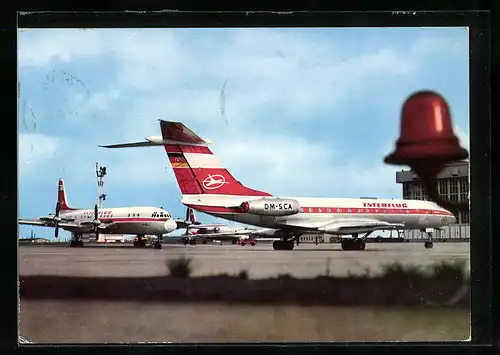 AK Turbinenluftstrahlverkehrs-Flugzeug TU 134 von Interflug am Boden