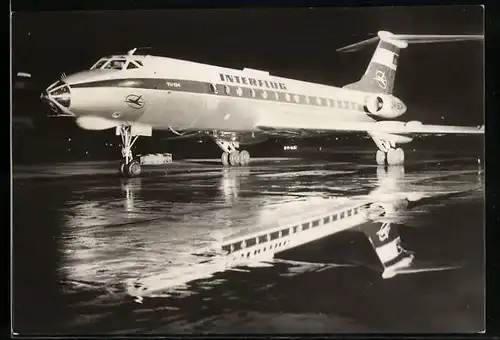 AK Turbinenluftstrahlverkehrsflugzeug TU 134 der Interflug vor dem Start
