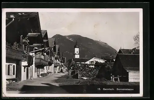 AK Garmisch, Sonnenstrasse zur Kirche