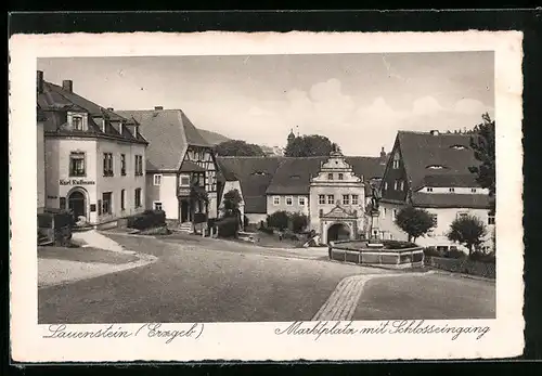 AK Lauenstein /Erzgeb., Marktplatz mit Schlosseingang