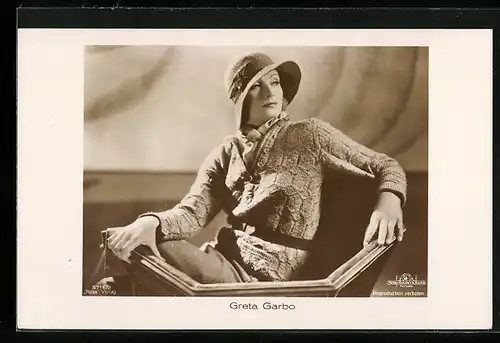 AK Schauspielerin Greta Garbo mit Hut