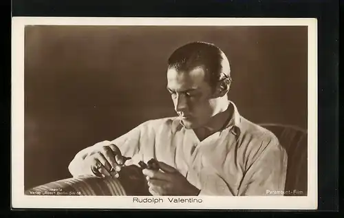 AK Rudolph Valentino, Portrait des Schauspielers