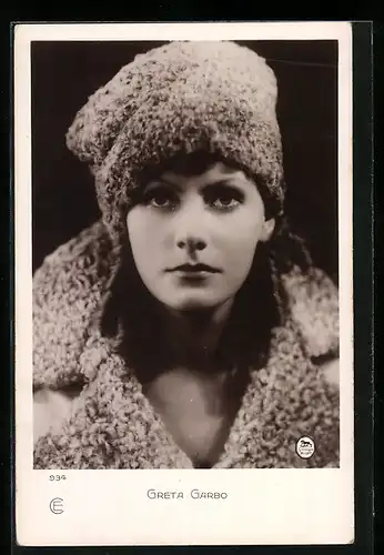 AK Schauspielerin Greta Garbo im Kostüm mit Hut
