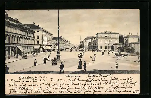 AK München, Passanten auf der Ludwigsstrasse