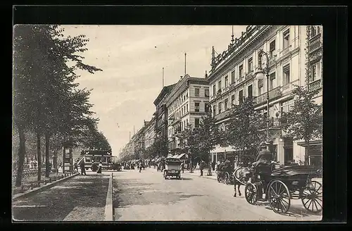 AK Berlin, Strasse Unter den Linden am Victoria Café