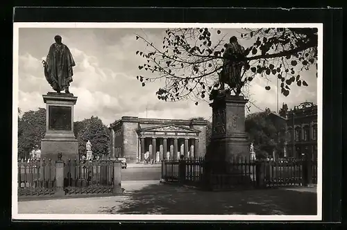 AK Berlin, Ehrenmal, Unter den Linden