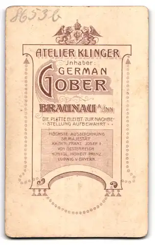 Fotografie Atelier Klinger, Braunau /Inn, Ringstrasse 23, Bürgerliche Frau in feinen Kleidern