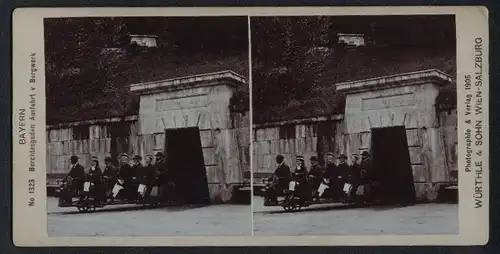 Stereo-Fotografie Würthle & Sohn, Salzburg, Ansicht Berchtesgaden, Touristen bei der Ausfahrt aus dem Bergwerk