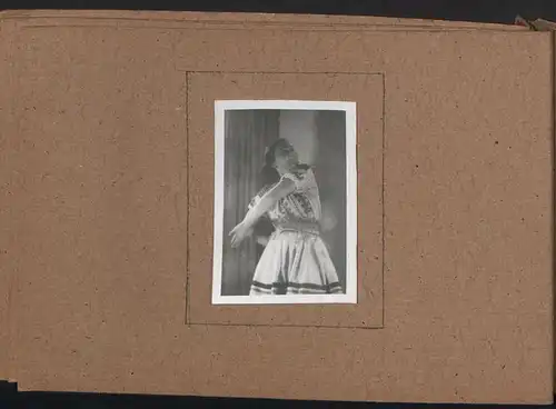 Fotoalbum mit 50 Fotografien, Ausdruckstanz / Frauen Tanzgruppe 1942, Ruth von Bullon, Choreografie, Theater