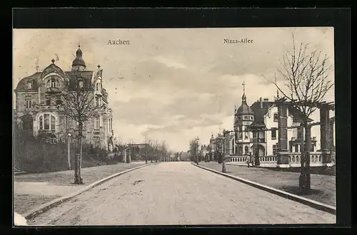 AK Aachen, Nizza-Allee mit Passanten