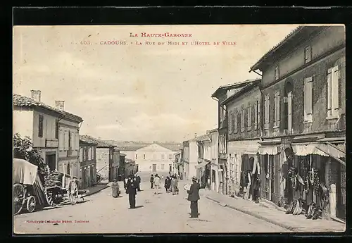 AK Cadours, La Rue du Midi et L`Hotel de Ville