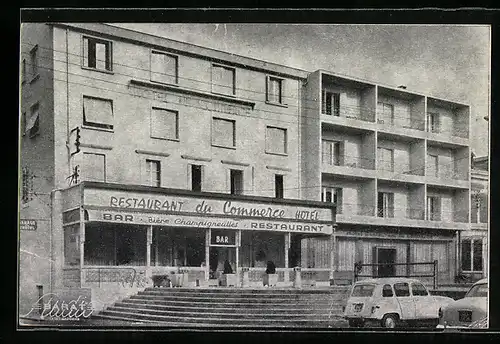 AK Saint-Gaudens, Facade de l'Hotel, vue de la place du Foirail