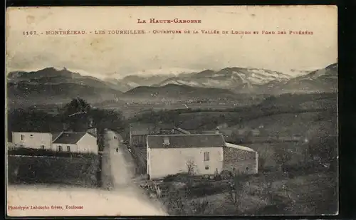 AK Montréjeau, Les Toureilles, Ouverture de la Vallée de Luchon et fond des Pyrénées