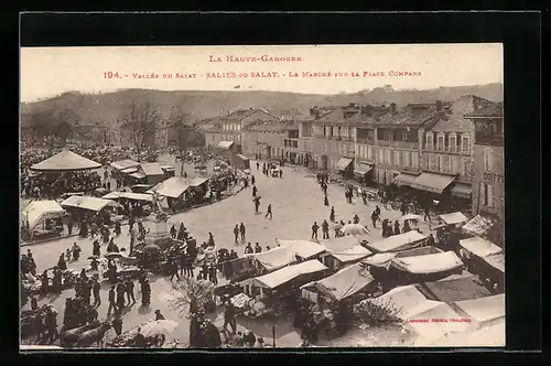 AK Salies-du-Salat, Vallée du Salat, Le Marché sur la Place Compans