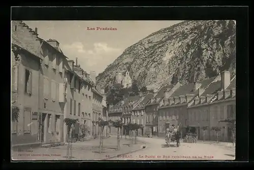 AK St-Beat, Les Pyrénées, La Place et Rue Principale de la Ville