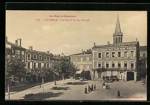 AK Villemur, La Place et les Hotels