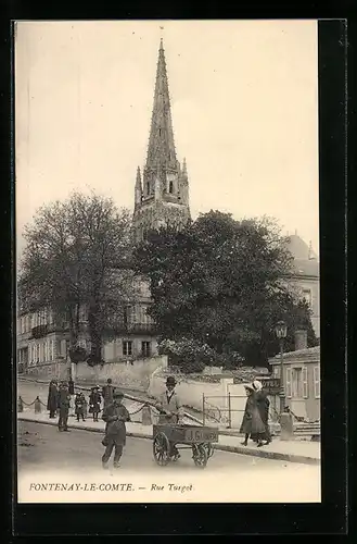 AK Fontanay-le-Comte, Rue Turgot, Strassenpartie