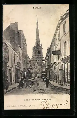 AK Lucon, Rue de la Roche-sur-Yon, Strassenpartie