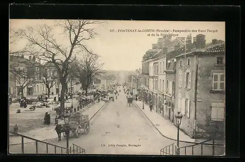 AK Fontenay-le-Comte, Perspective des Rues Turgot et de la République, Strassenpartien