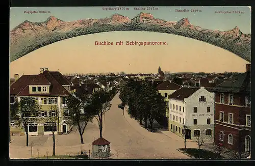 AK Buchloe, Strassenansicht mit Bahnhof-Hotel und Gebirgspanorama