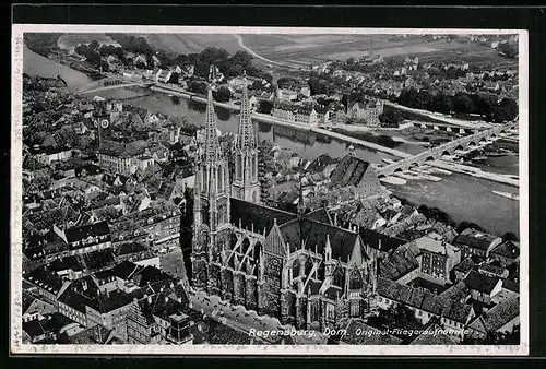 AK Regensburg, Blick auf den Dom, Fliegeraufnahme