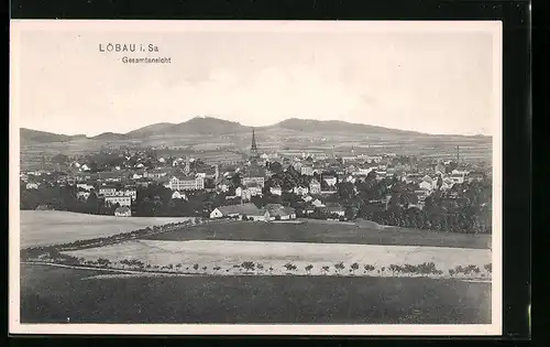 AK Löbau i. Sa., Gesamtansicht mit Kirchturm