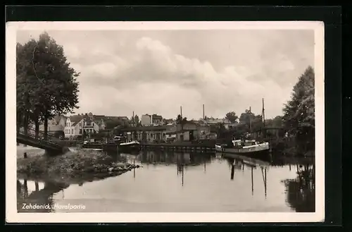 AK Zehdenick, Hafenpartie mit angelegten Schiffen