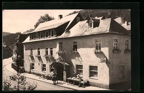 AK Unterweissbach /Thür. Wald, Blick auf Gasthaus Zur Linde