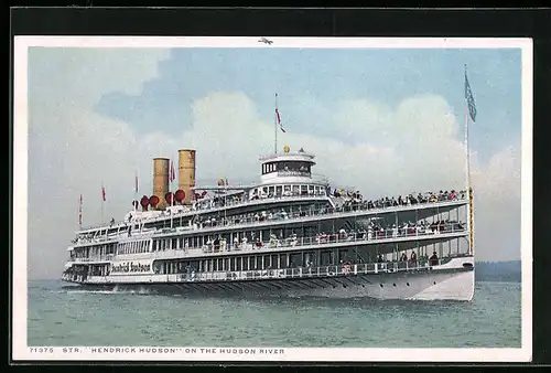 AK Steamer Hendrick Hudson on the Hudson River