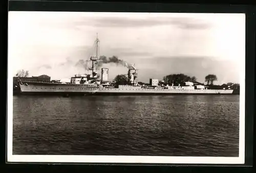 AK Deutsches Schlachtschiff am Liegeplatz