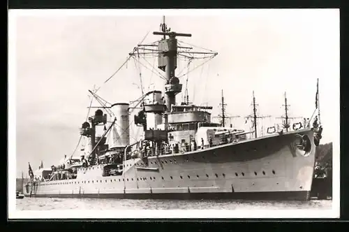 AK Kriegsschiff im Hafen, Kriegsmarine