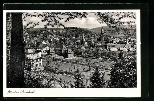 AK Attendorn / Sauerland, Ortspanorama mit Kirchturm