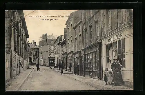 AK La Chataigneraie, Rue des Halles