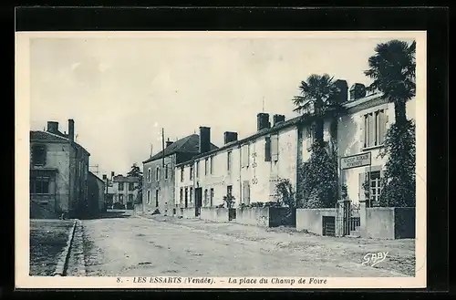 AK Les Essarts, La place du Champ de Foire
