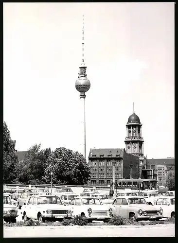 12 Fotografien Ansicht Berlin (DDR), Palast der Republik, Weltzeituhr Alexanderplatz, Fernsehturm, Trabbi, Wartburg