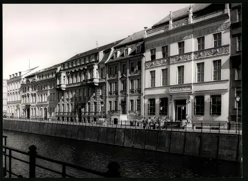 12 Fotografien Ansicht Berlin (DDR), Palast der Republik, Weltzeituhr Alexanderplatz, Fernsehturm, Trabbi, Wartburg