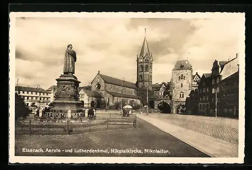 AK Eisenach, Ärzte-und Lutherdenkmal mit Nikolaikirche am Karlsplatz