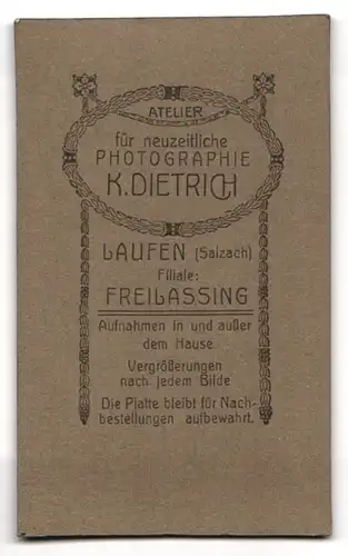Fotografie Karl Dietrich, Laufen, Junger Mann mit Schnurrbart und Zigarette