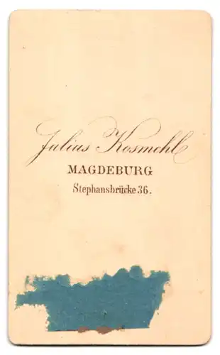 Fotografie J. Kosmehl, Magdeburg, Stephansbrücke 36, Junger Mann mit Kinnbart und Mittelscheitel in dunklem Anzug