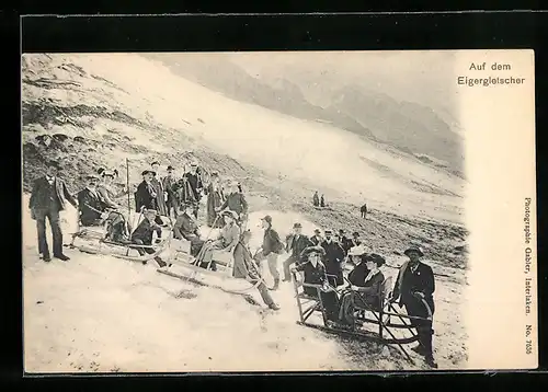 AK Eigergletscher, Ausflügler mit Schlitten