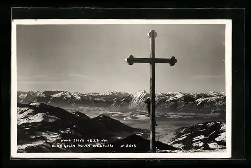 AK Hohe Salve, Gipfelkreuz mit Rofan und Guffert