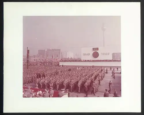 Foto Prachtmappe mit 42 Fotografien, Ansicht Berlin, zur Erinnerung an den Dienst in der Deutschen Volkspolizei 1974 DDR