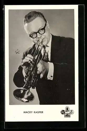AK Musiker Macky Kaspar spielt Trompete