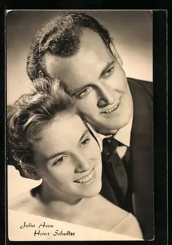 AK Schauspielerin Julia Axen mit Schauspieler Heinz Schultze